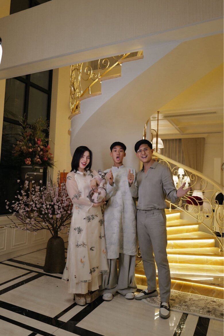 Nữ ca sĩ có tuổi thơ không bình lặng, đỗ 2 trường đại học nhưng không vui, nay sở hữu hàng loạt siêu biệt thự - 9