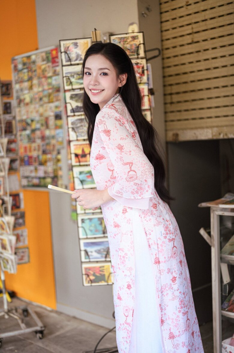 Lưu Ly (sinh năm 2004) là gương mặt hoàn toàn mới của màn ảnh nhỏ Việt Nam.