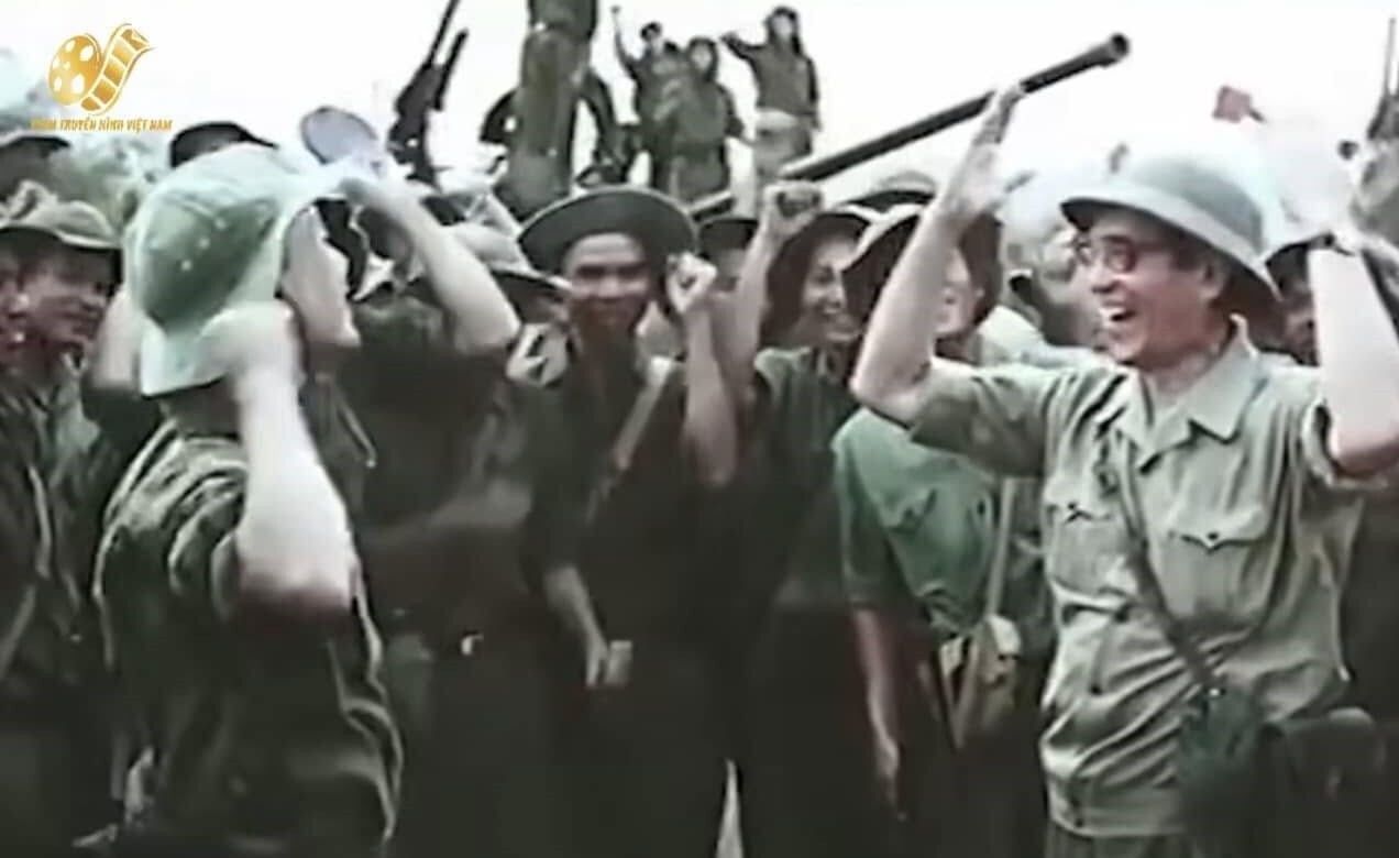 amp;#34;Ông trùmamp;#34; Lửa Trắng ngoài đời là Trung tá Công an: Thân thế bố ruột đáng nể, nhà 3 bố con đều là NSƯT - 1