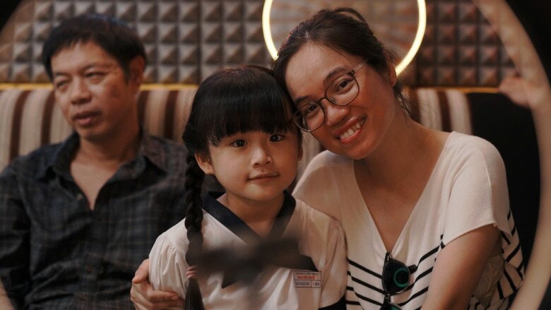 Đạo diễn Võ Thạch Thảo gợi mở để Gia Tuệ tự do diễn xuất bằng cảm nhận cá nhân, sau đó mới từ tốn chỉ dẫn.