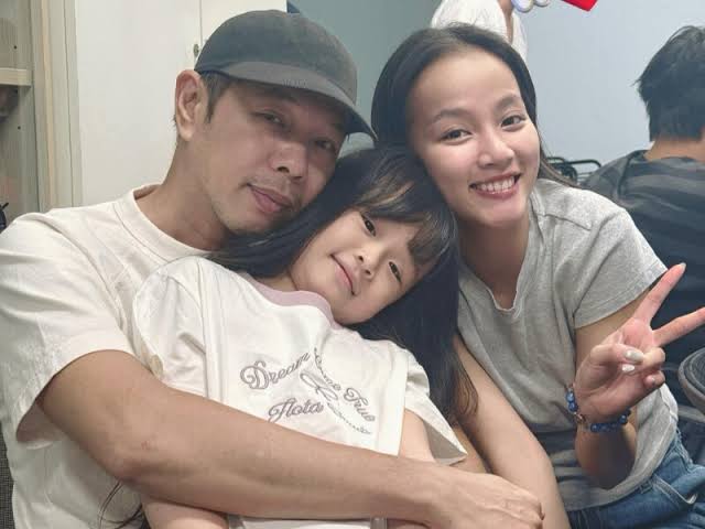 Gia Tuệ còn vào vai My - con gái ông Hùng (Thái Hoà) trong phim Anh Hùng.