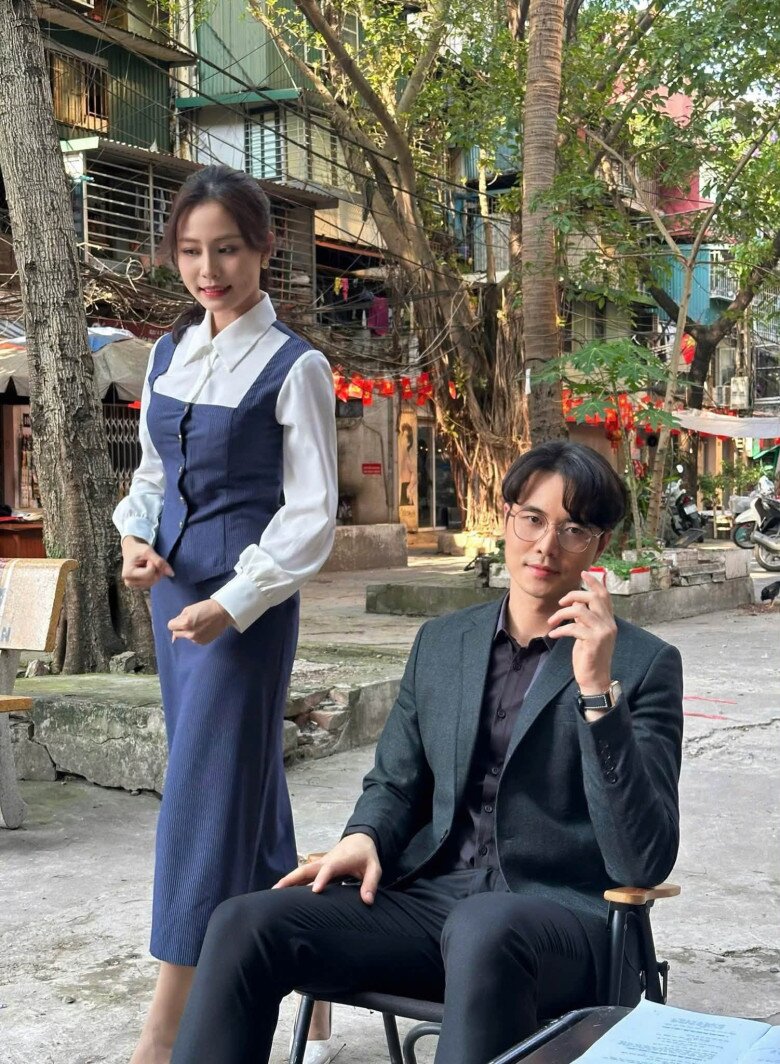 Anh luôn dành cho Diệu sự quan tâm đúng mực, sẵn sàng giúp đỡ khi cô cần mà không tạo cảm giác áp đặt. 
