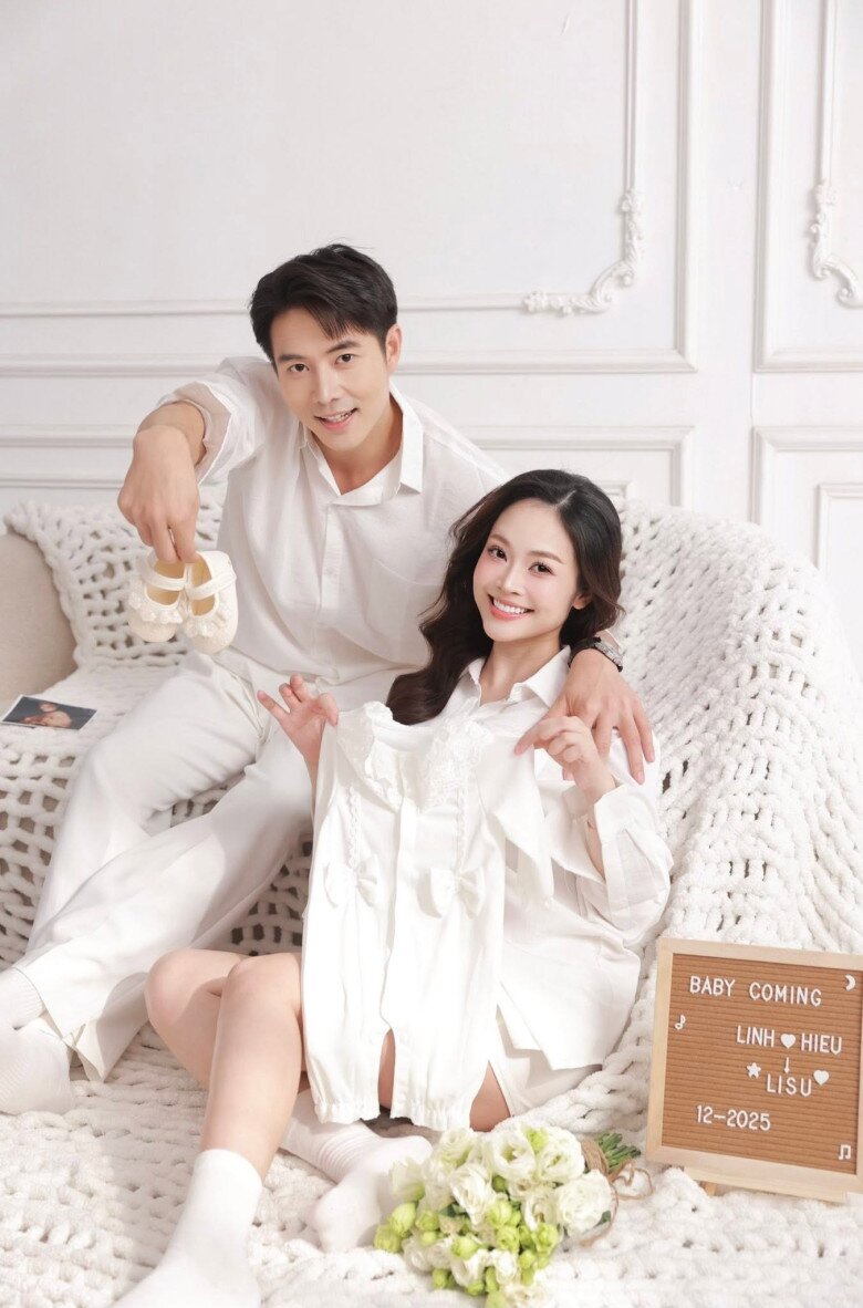 Dù ít tuổi hơn bà xã, Đức Hiếu luôn thể hiện vẻ trưởng thành làm chỗ dựa cho cô.