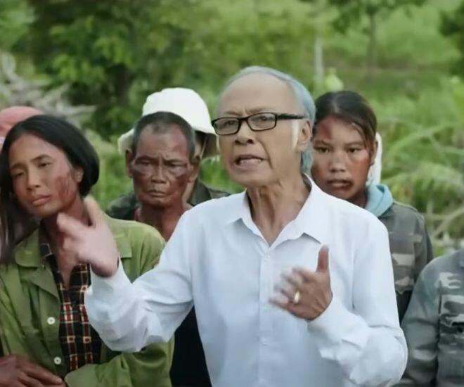 Mục sư Trung đã dốc lòng nhắc nhở bà con về truyền thống bảo vệ xóm làng.