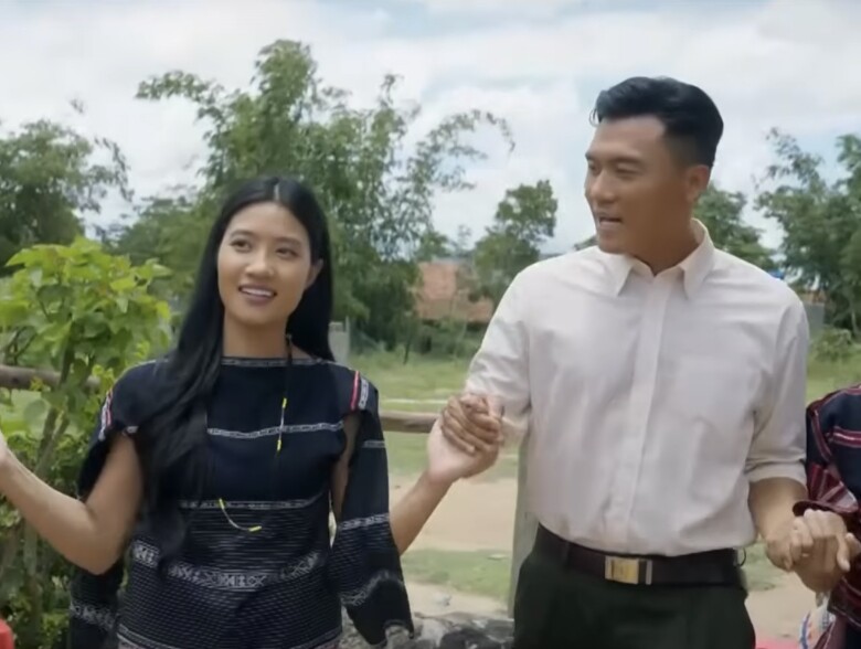 Nhân vật Y Liên còn chung khung hình với Tuấn nhiều hơn Vân.