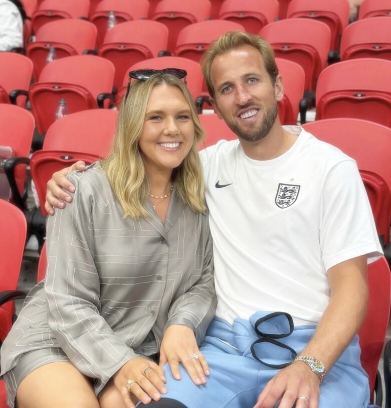 Harry Kane khiến nhiều người ngưỡng mộ với chuyện tình bên bà xã Katie Goodland.