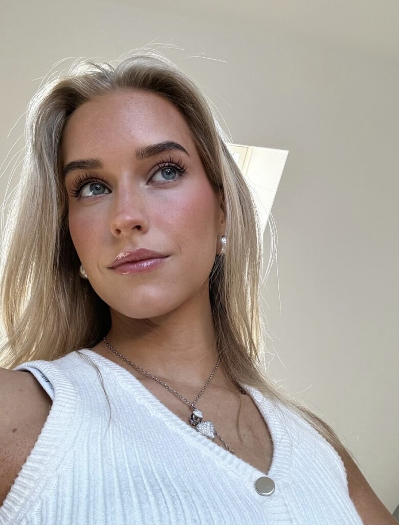 Aurora Eidmann là một ca sĩ người Thụy Điển.