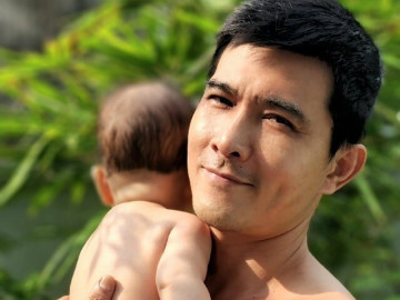 Nam diễn viên VTV từng giấu vợ suốt 10 năm, bất ngờ khoe con gái mới sinh, tiết lộ đã là bố 3 con