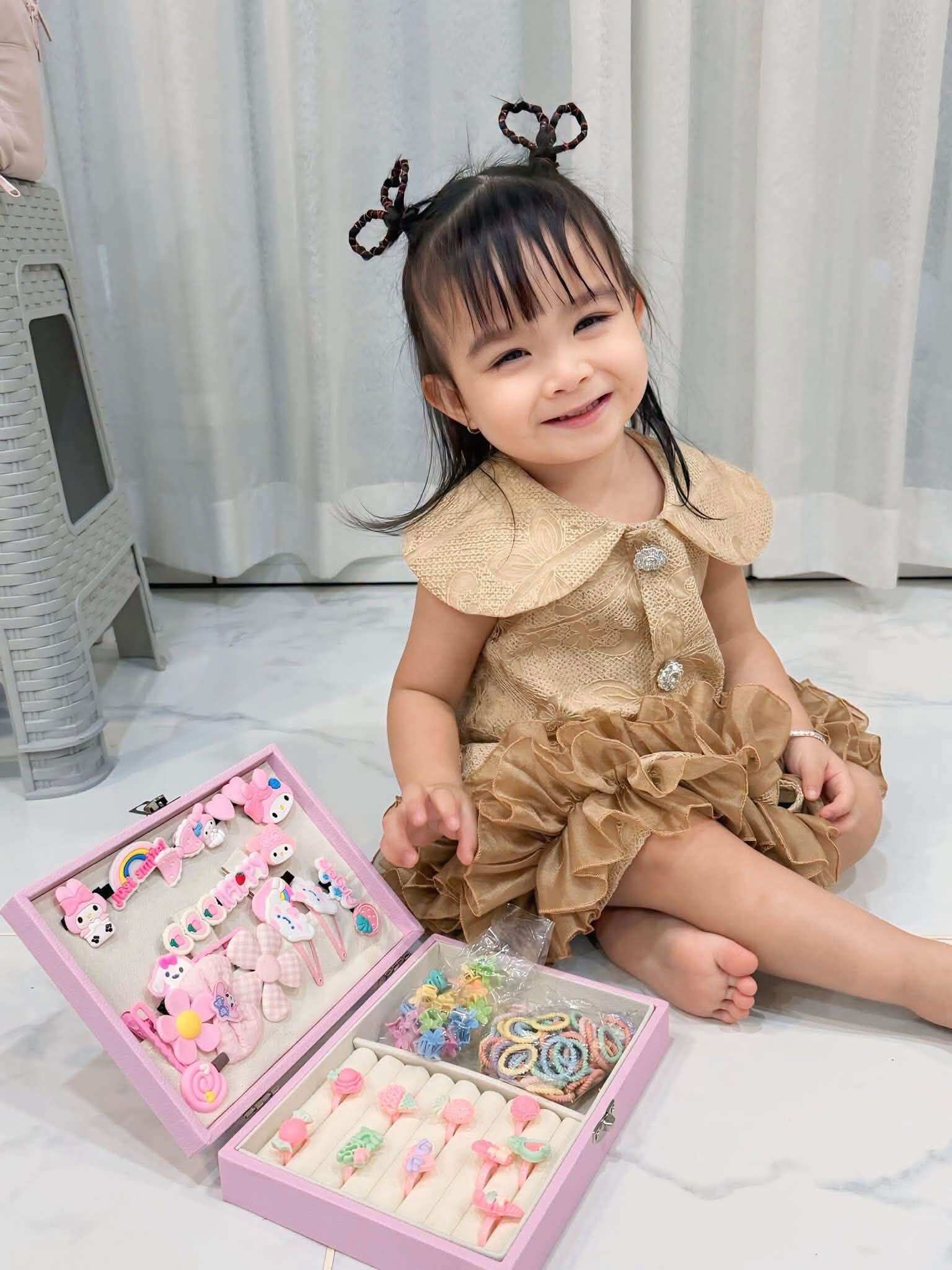 Bé gái Vbiz hút triệu lượt xem nhờ 1 câu nói: Được khen giống bé Xuân Mai, 2 tuổi đã tự kiếm tiền mua sữa - 2