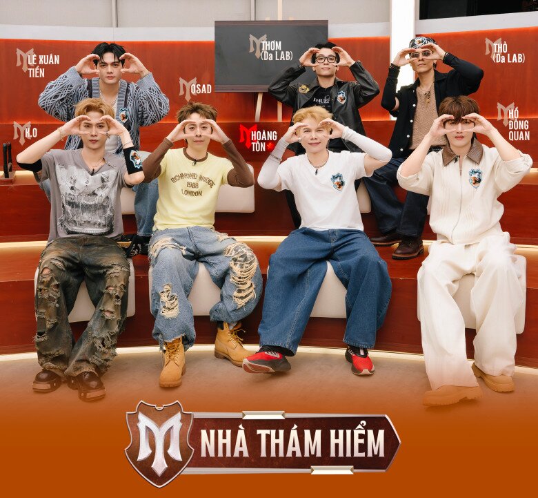 Nhà Thám Hiểm do Hoàng Tôn làm thủ lĩnh, quy tụ Osad, Thỏ (Da LAB), Hồ Đông Quan, Thơm (Da LAB), K.O và Lê Xuân Tiền.