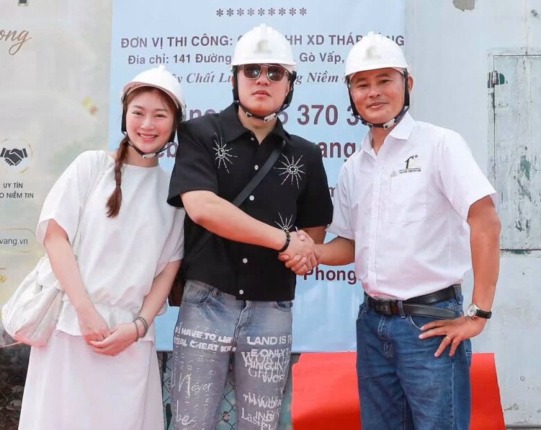 Vợ chồng Thanh Trúc và Châu Khải Phong khởi công xây dựng căn biệt thự 4 tầng ở TP HCM.