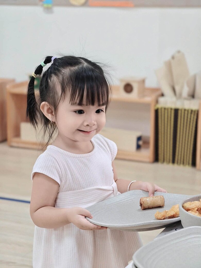 Dù mới 2 tuổi, bé Lita đã nhận được nhiều sự quan tâm của khán giả.