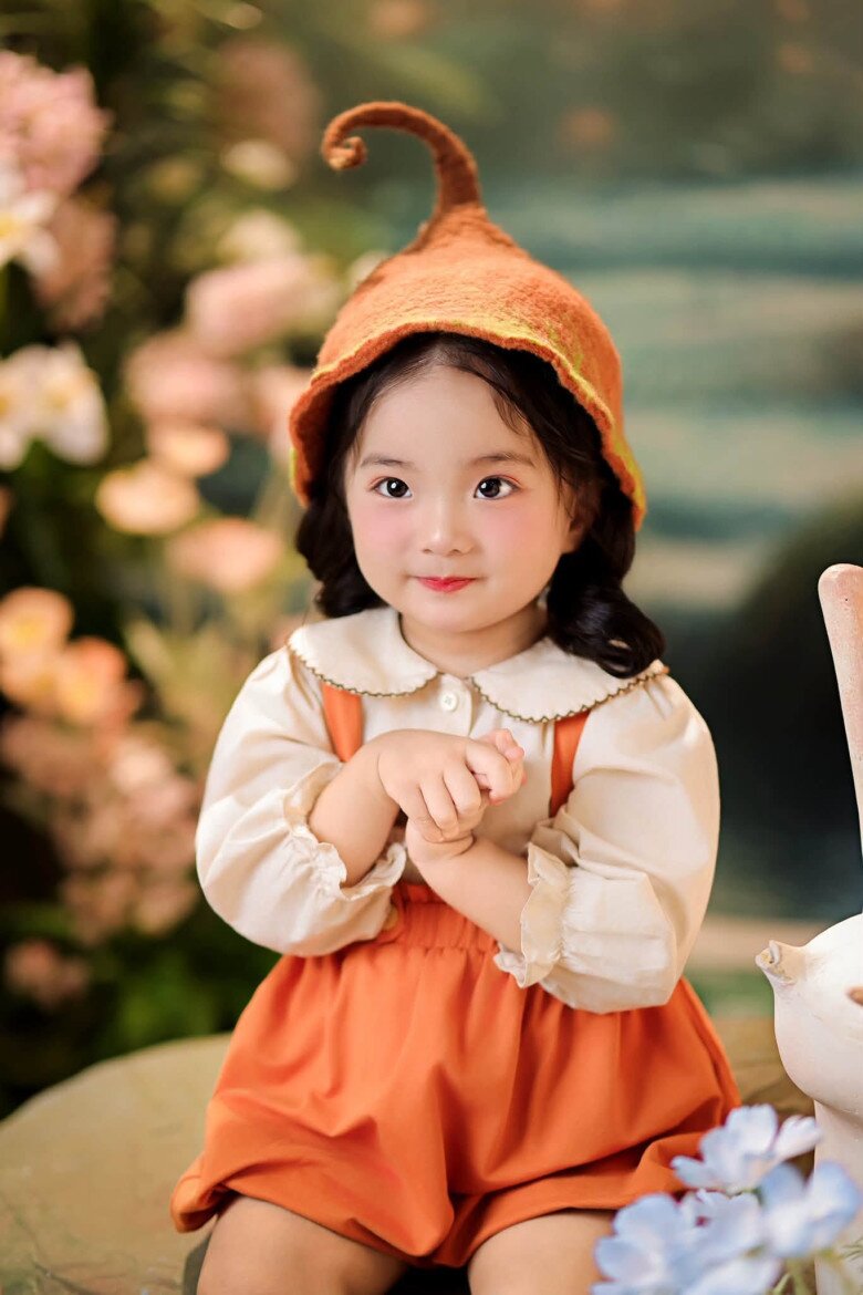 Bé Lisa được nhiều khán giả yêu mến bởi ngoại hình xinh xắn, đáng yêu như búp bê.