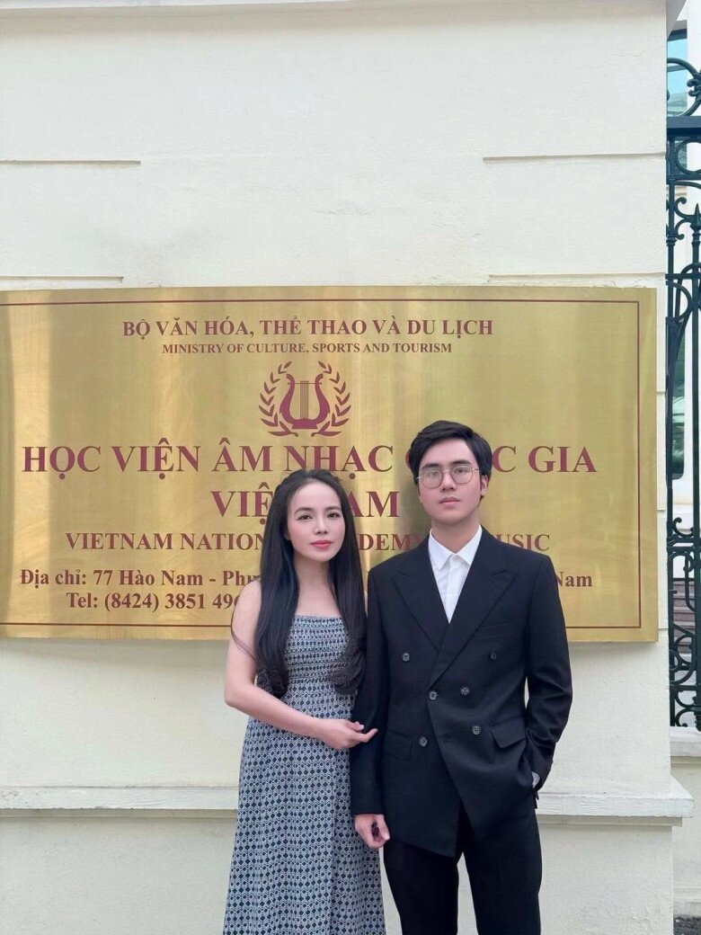 Con trai NSƯT Lan Anh thi đỗ Thủ khoa, thừa hưởng năng khiếu nghệ thuật từ mẹ.