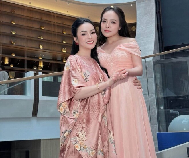 NSƯT Lan Anh và NSƯT Tân Nhàn là cặp cô trò nổi tiếng của làng nhạc Việt.