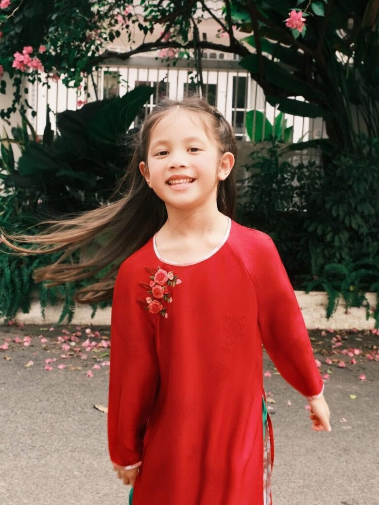 Ái nữ nhà Hồ Ngọc Hà có tính cách rất ngoan ngoãn, dịu dàng và tự lập.