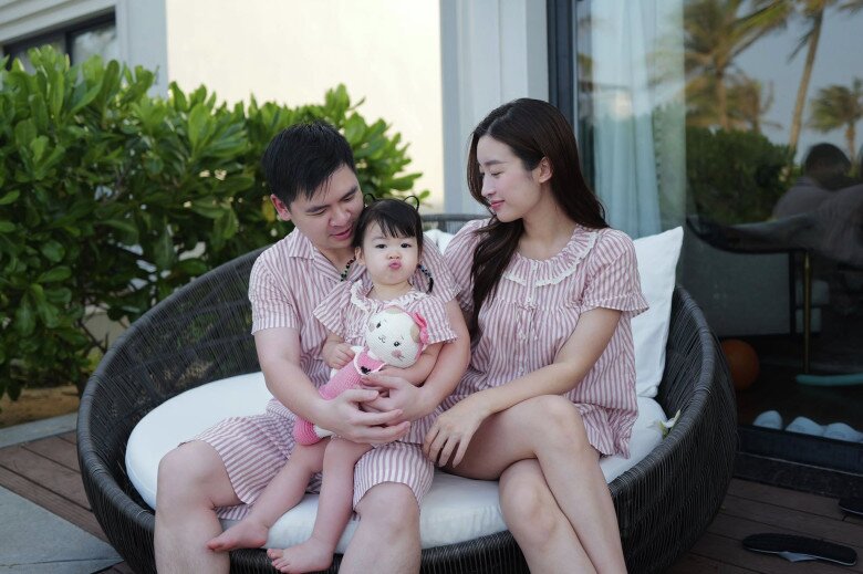 Đỗ Mỹ Linh được khen ngợi nuôi con khéo léo.