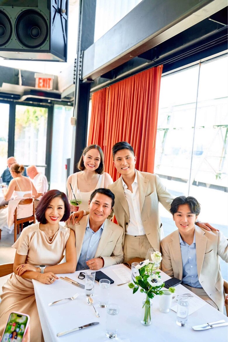 Hoa khôi Thu Hương khoe nàng dâu ngoại quốc giỏi giang, xinh đẹp.