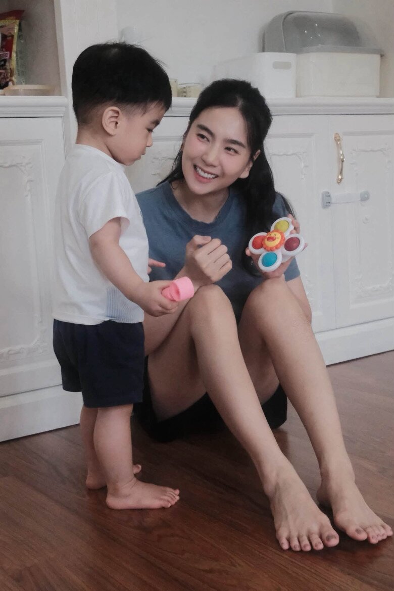 MC Mai Ngọc tuyệt đối không cho quý tử tiếp xúc thiết bị điện tử.