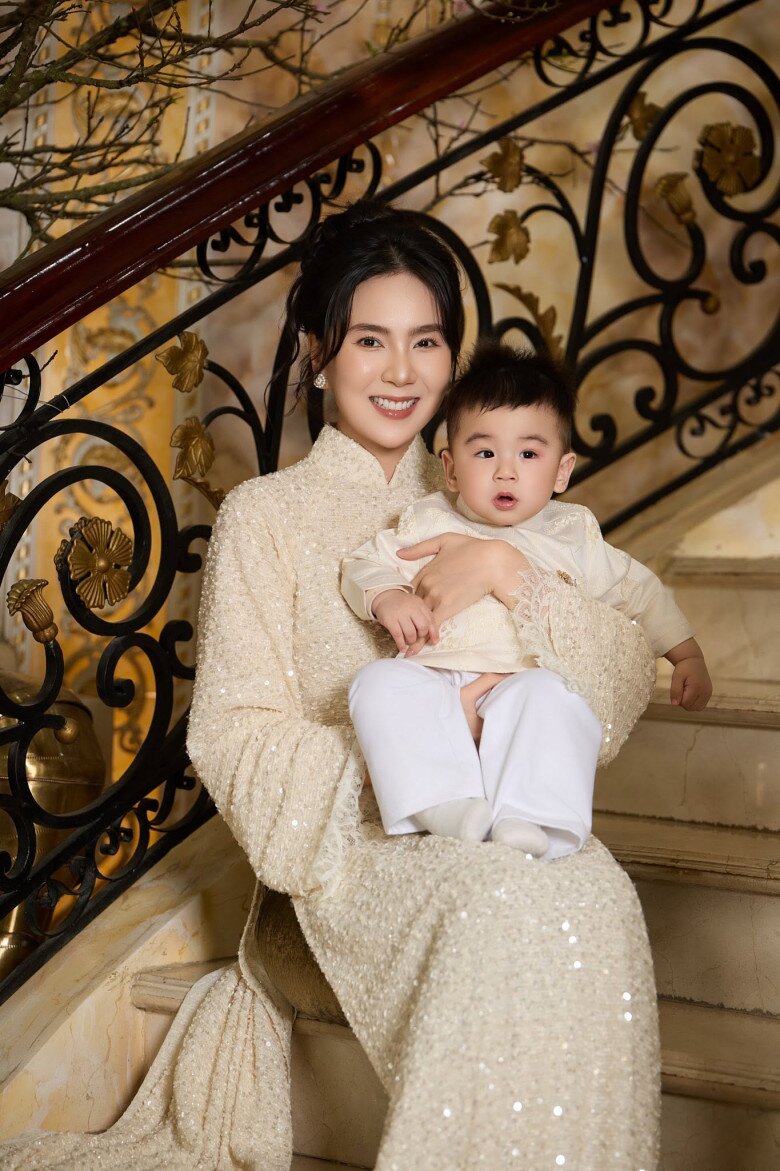 MC Mai Ngọc được khen ngợi nuôi dạy con trai khéo léo.