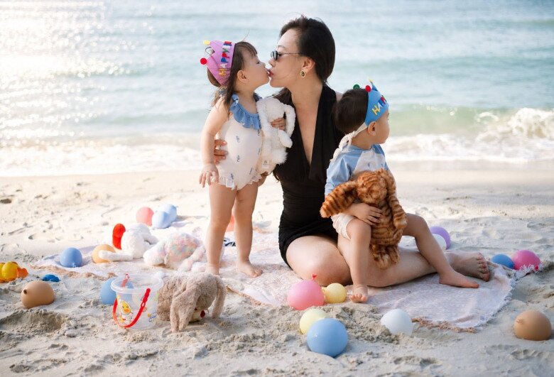 Phương Oanh thường xuyên đăng tải hình ảnh của các con lên mạng xã hội.