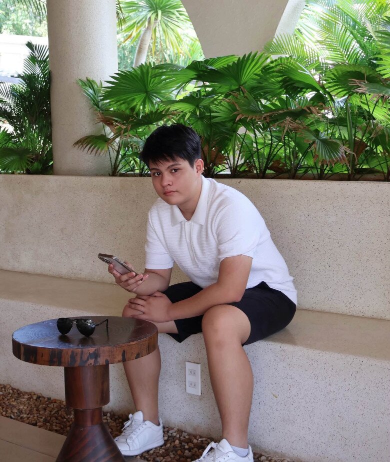 Thanh Thúy cho biết con trai có tính cách rất hướng nội và ham học.
