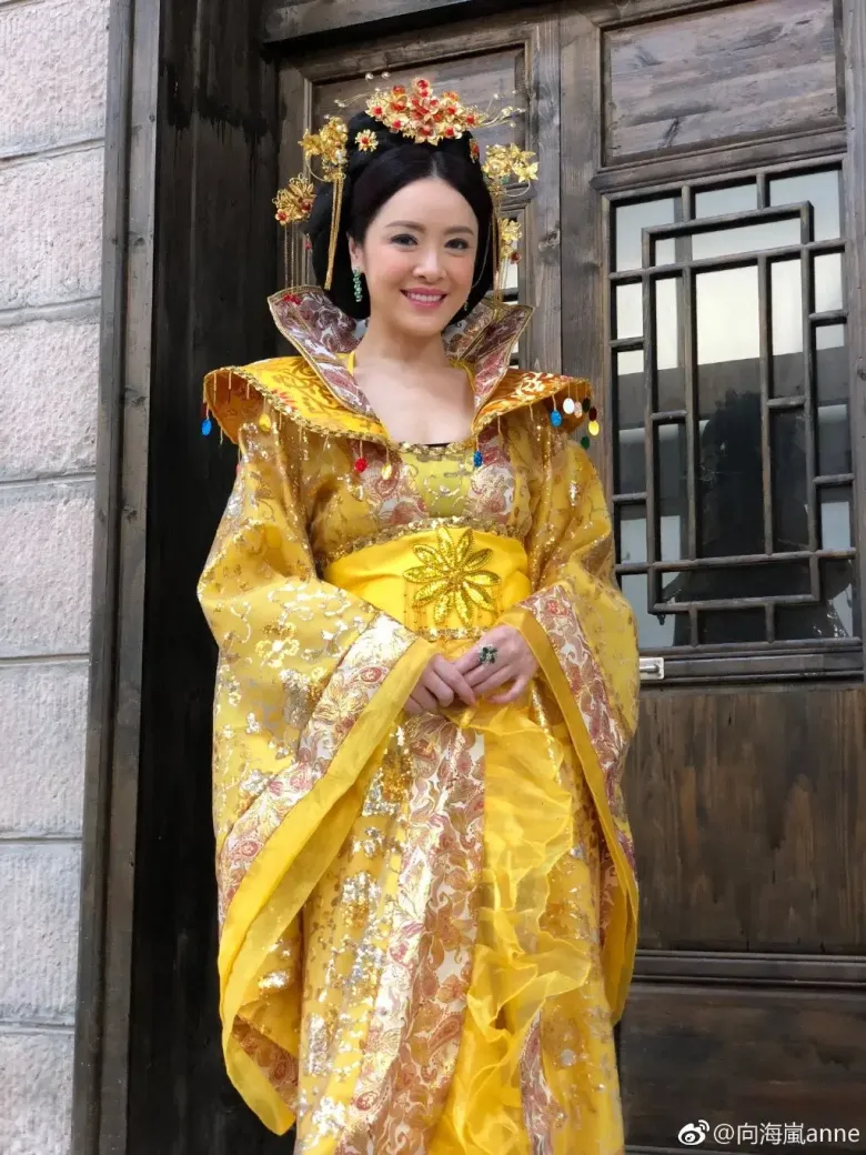 Hướng Hải Lam lấn sân thành công sang lĩnh vực diễn xuất.