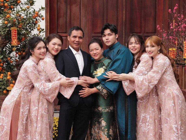 Gia đình nữ ca sĩ hiện tại sinh sống tại TP Bắc Ninh.
