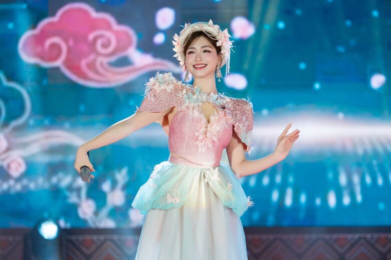 Hòa Minzy là người con nổi tiếng của vùng đất Bắc Ninh.