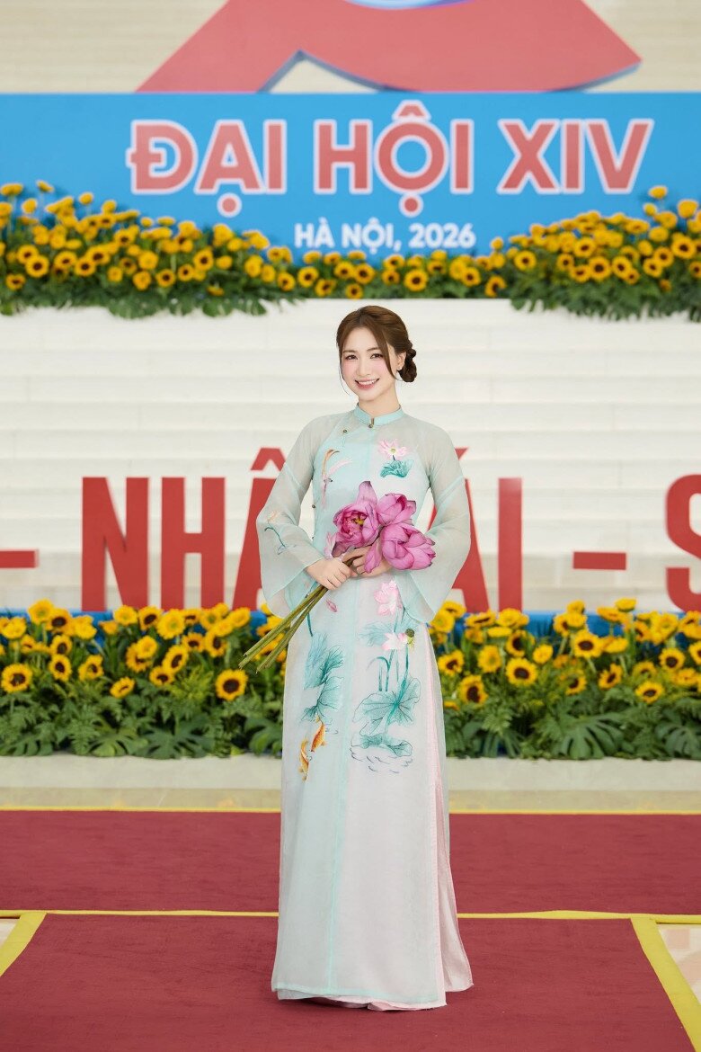 Hòa Minzy cùng lúc đảm nhiệm vai trò Ủy viên Ban Chấp hành ở 2 Hội, bày tỏ mong muốn được cống hiến.