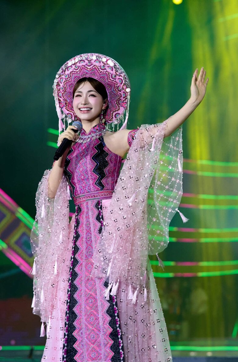 Hòa Minzy là nữ ca sĩ tài năng của làng giải trí Việt.