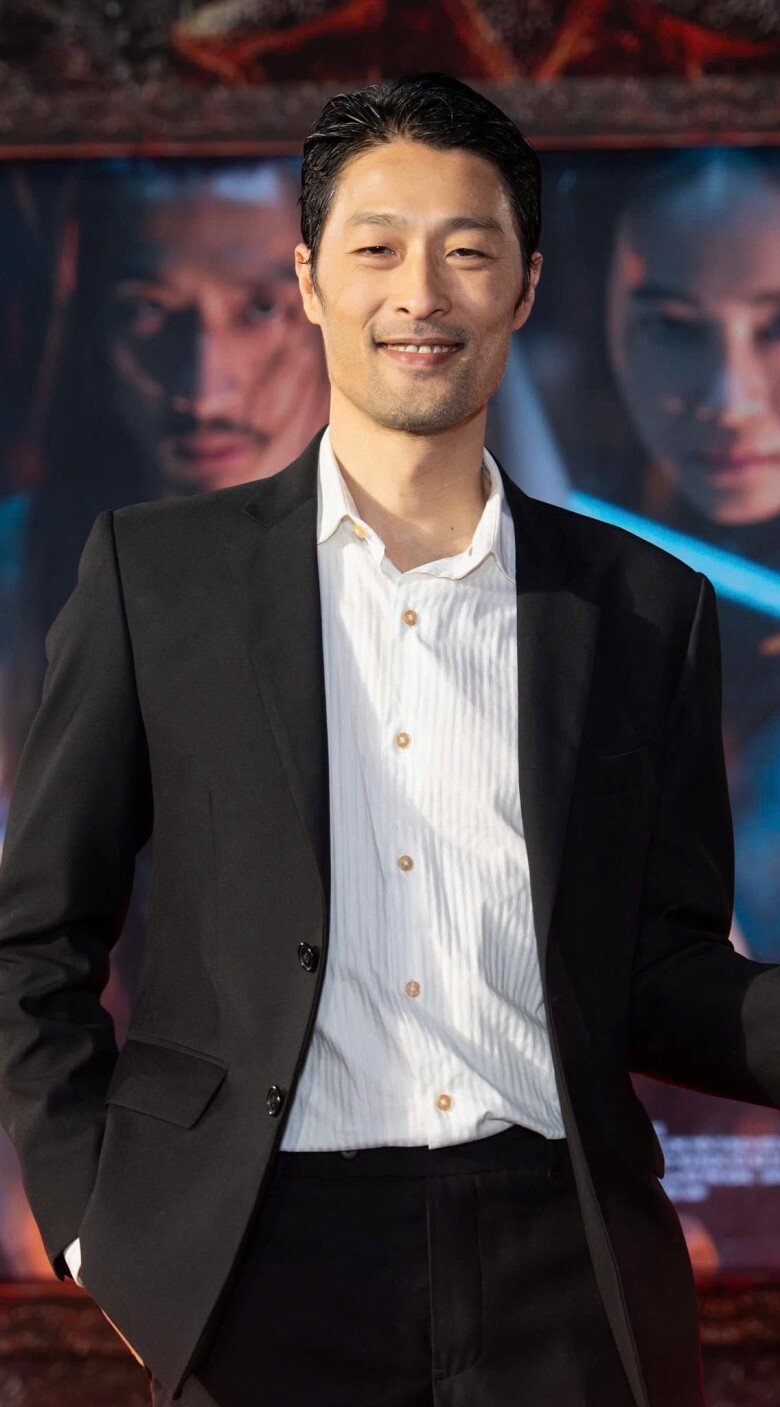 Ngoại hình phong độ của Johnny Trí Nguyễn ở độ tuổi 52.