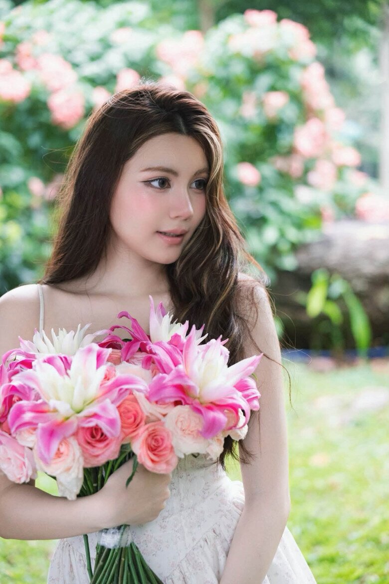 Con gái út xinh đẹp, sắc sảo của vợ chồng doanh nhân Dạ Thảo và MC Quyền Linh.