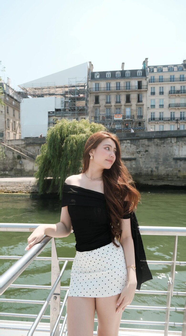 Hạt Dẻ là một trong những hot girl mạng được khán giả yêu mến hiện nay.
