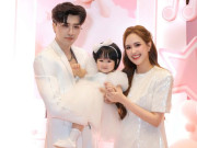 Giải trí - Diễn viên Phương Hằng mở tiệc thôi nôi ngập sắc hồng cho ái nữ đầu lòng, khoe cảnh ông bà nội ngoại ấm áp bên cháu