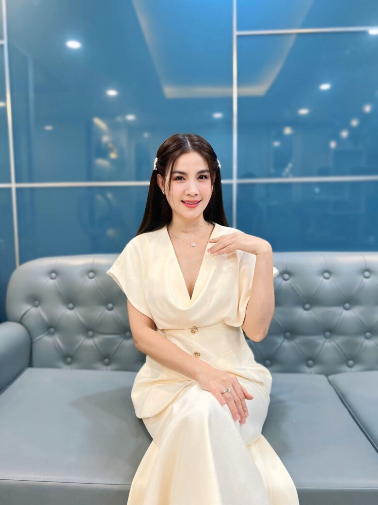 Nữ diễn viên được khen ngợi hết lời bởi nhan sắc đúng chuẩn “gái một con trông mòn con mắt”.