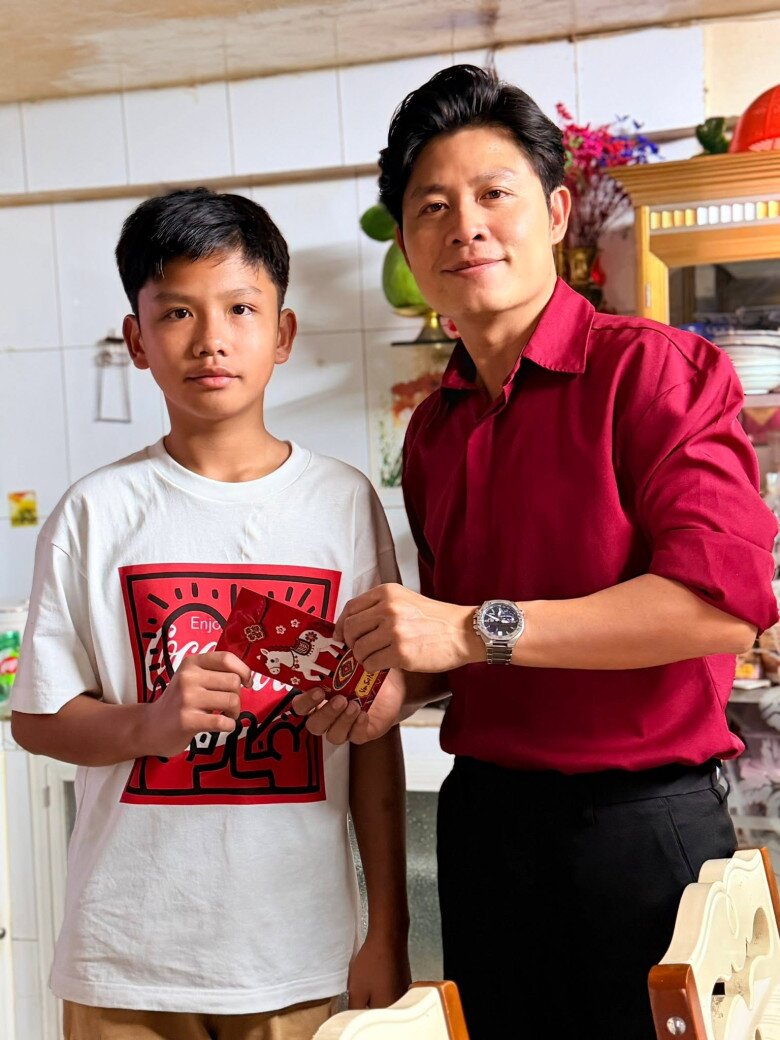 Nhiều năm qua, Nguyễn Văn Chung làm bố đơn thân nuôi con.