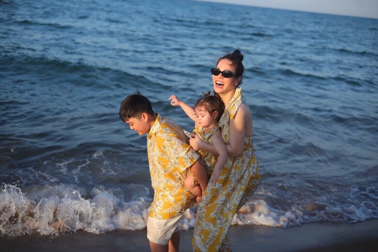 Nhật Kim Anh luôn tạo điều kiện cho 2 con gặp gỡ nhau.