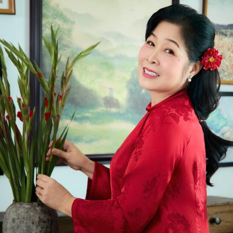 NSND Hồng Vân có sự nghiệp nghệ thuật rực rỡ.