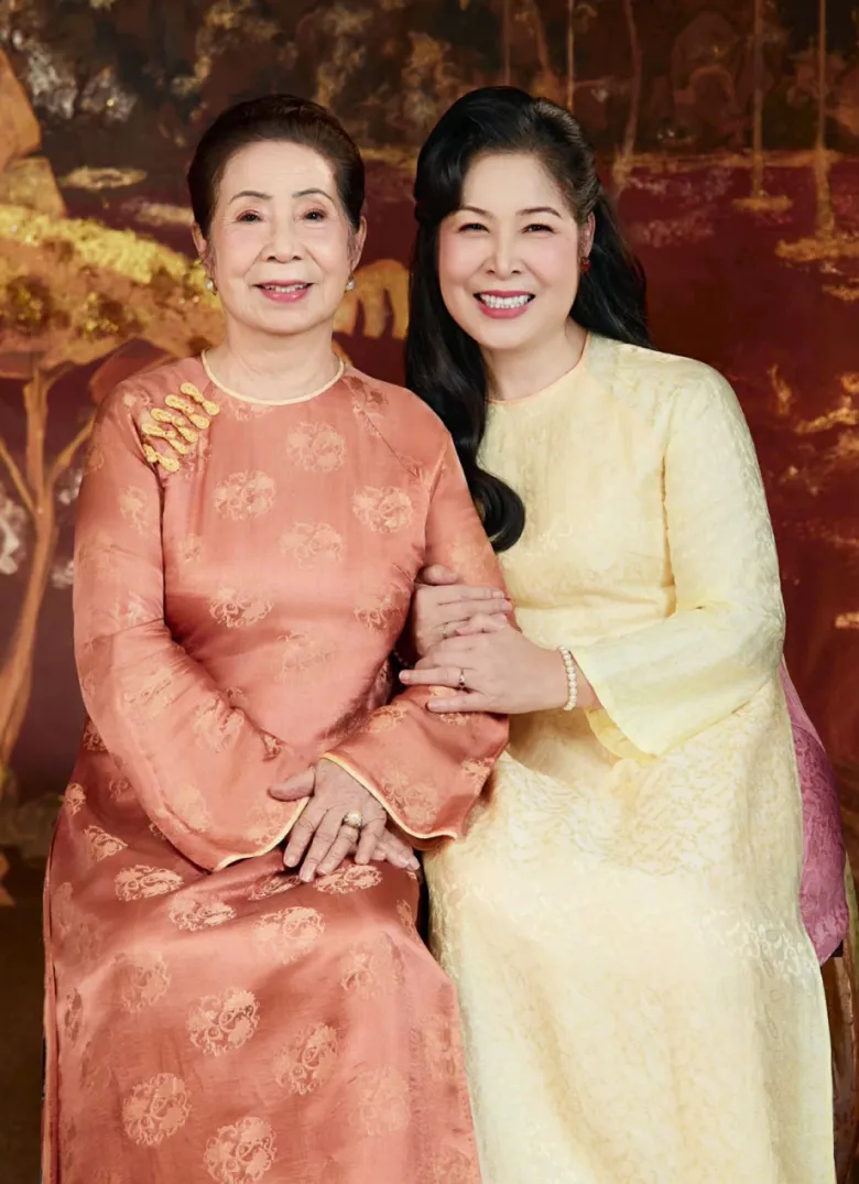 Nữ nghệ sĩ học hỏi từ bố mẹ cách gìn giữ mái ấm hạnh phúc gia đình.