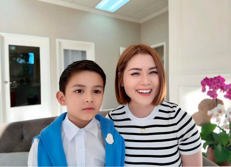 Vợ cũ của ca sĩ Đan Trường duy trì việc lập quỹ tiết kiệm để dành cho con trai.
