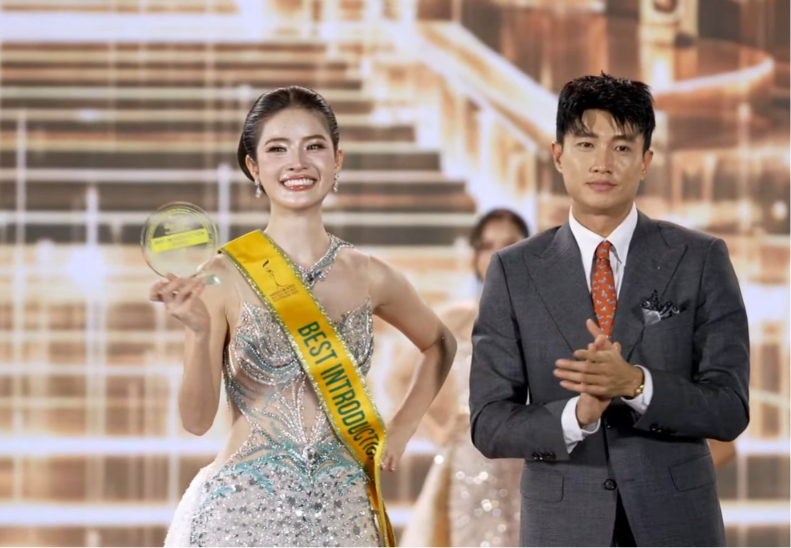 Trực tiếp Chung kết Miss Grand Vietnam 2026: Tân Hoa hậu chính thức gọi tên amp;#34;bông hồng laiamp;#34; Emoura Phạm - 32