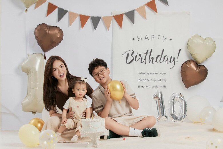 Thu Quỳnh làm mẹ đơn thân, nuôi 2 con “đủ nếp đủ tẻ”.