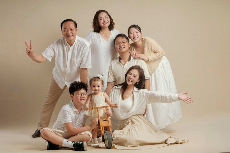 Thu Quỳnh được khen ngợi nuôi dạy các con khéo léo.