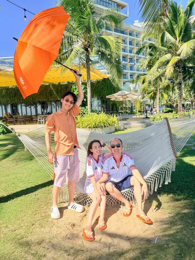 Con trai đầu lòng của Thu Trang và Tiến Luật, hiện tại đã trổ mã cao nhất nhà.