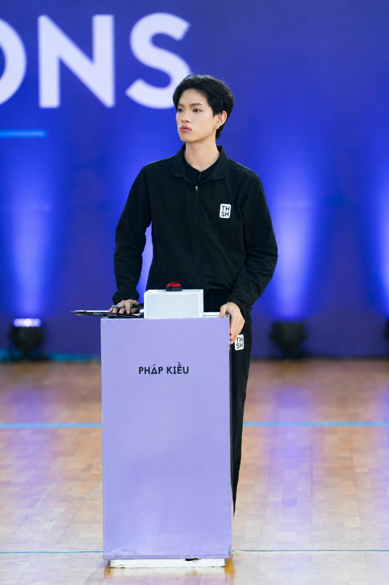 Pháp Kiều hiện đang dẫn đầu bảng điểm sau vòng Livestage 1.