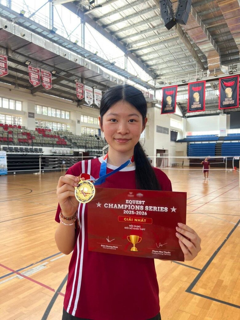 Ái nữ đầu lòng của Bình Minh và Anh Thơ có nhiều năng khiếu, học tập ở trường quốc tế.