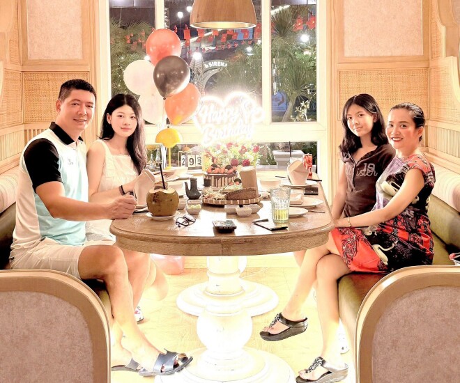 Gia đình Bình Minh và Anh Thơ đón sinh nhật tuổi 17 của ái nữ đầu lòng.