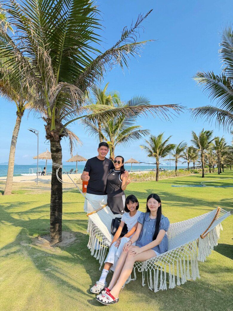Gia đình Bình Minh và Anh Thơ thường đi du lịch, gắn kết tình cảm giữa các thành viên.