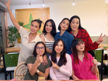 Khung ảnh hội tụ dàn mỹ nhân Vbiz một thời: Người là NSƯT làm Phó Chủ tịch, người có con tốt nghiệp đại học Mỹ